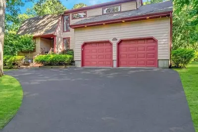 Belle maison de 4 chambres sur une grande propriété dans un espace privé avec piscine.