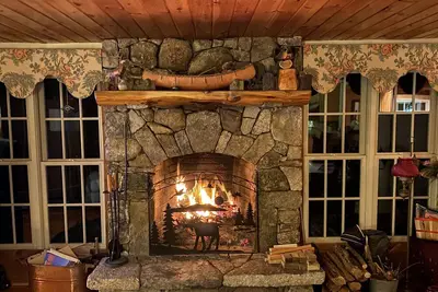 Image de Bearcamp Riverfront Dreambook Setting 4 Fun Saison! # Bearcamp Bungalow