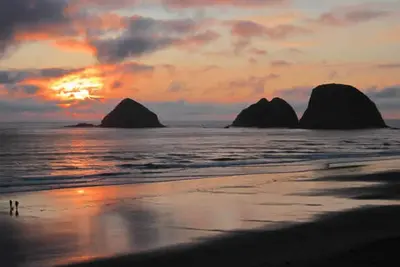 Image de EXTRÊME Oceanfront WiFi Hot tub Amazing Beach Anemone House