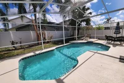 Image de Creekside (4319bd) - 5br 3ba Home w / piscine privée, cour clôturée pour la vie priv��e