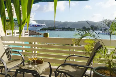 Image de Ocean Yacht Club View Appartement spacieux de 2 chambres et 2 salles de bain