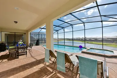 Image de Nouveau Pool House avec vue sur le lac 9Br / 6ba à partir de 300 $ / nt, proche de Disney