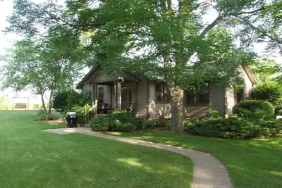 Image de Cottage de deux chambres sur 2 acres étang approvisionné à quelques minutes du centre-ville d'Indianapolis
