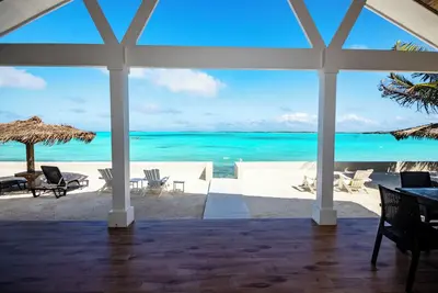Image de *** Amazing *** Waterfront maison comme on le voit sur Hgtv Caribbean Life! !