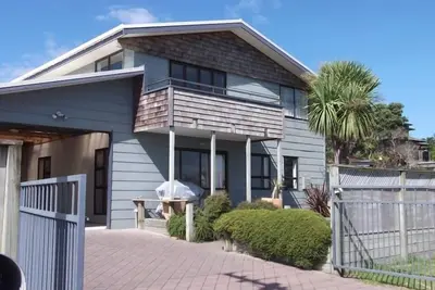 Image de Accueillir plus de 2o - Absolute Ocean Front.