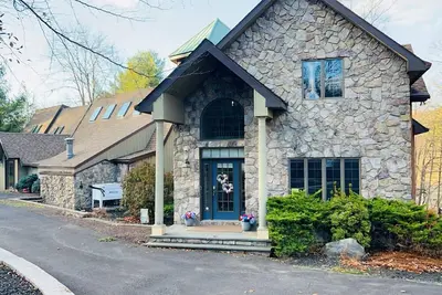 Image de Snug Harbor Cove - Propriété locative unique sur le lac Wallenpaupack