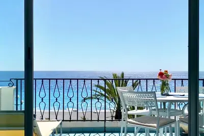 Vue mer panoramique. . . terrasse