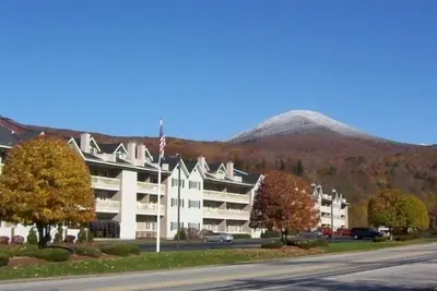 Image de Condo de 2 étages au Nordic Inn: WIiFi gratuit dans l'unité, près de Loon Mtn à Lincoln, Nh
