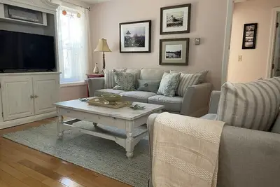 Image de Belle maison Katama avec A / C près de South Beach et Edgartown