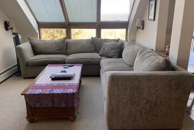 Image de Superbe maison de ville à paliers multiples au lever du soleil