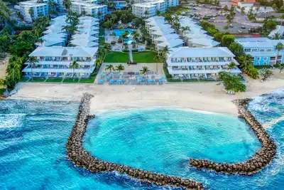 Image de Sunset Cove 2 Bed / 2Bath Condo sur Seven Mile Beach avec des charters à prix réduit