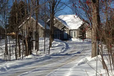 Image de Une belle maison riveraine, conçue pour être appréciée tout au long de toutes les saisons