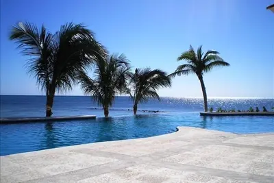 Image de Nouvellement REMODÉ - Villa spectaculaire avec vue sur la plage