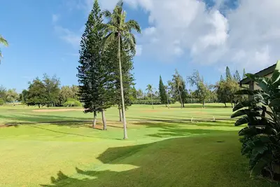 Image de Maison de ville spacieuse de 2 chambres avec vue sur le golf sur la côte nord d'Oahu
