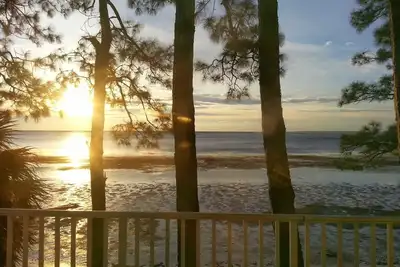 Image de Retraite Shoreside! Profitez de la Windwood House - une maison de vacances privée et paisible.