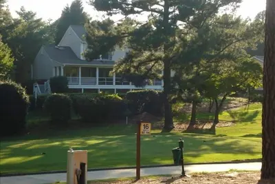 Image de Profitez d'une vue panoramique sur Pinehurst au Three Green Retreat, situé sur le golf!