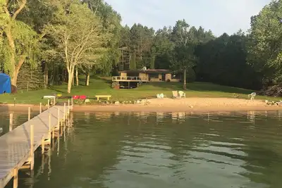 Image de Belle maison de location Walloon Lake (25% de réduction de prix sur les ouvertures le mois prochain)