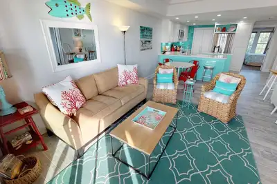 Image de Dauphins + vues imprenables! ! Charme Chic Lg Beachfront W / Pool + Sunset Views + WiFi