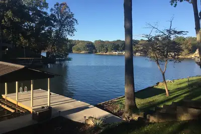 Image de Clean, Quiet, great view, right on the water. . \n