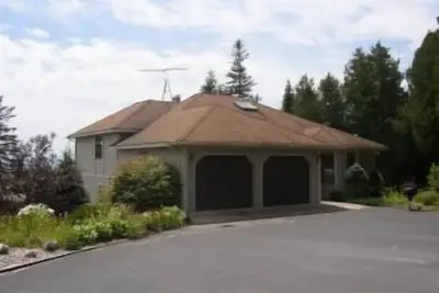Image de Vue du pont Mackinac au bord du lac!