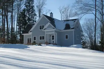 Image de Beautiful Newer 3000 Square Foot Home