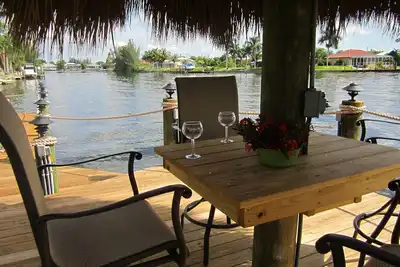 Image de Vues spectaculaires de l'eau de chaque chambre à coucher! 4 intersections Canals!