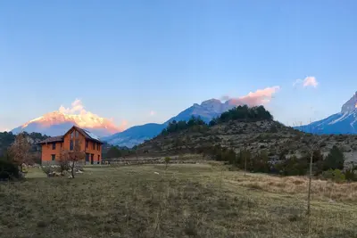 Image de Oasis de tranquillité avec une vue imprenable au pied de la Peña Montañesa