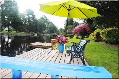 Image de Waterfront Charming Townhouse est situé dans une communauté Golf & Waterway