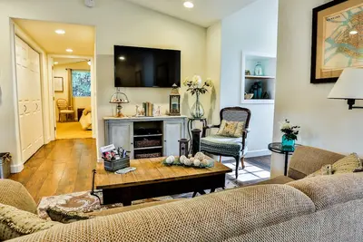 Image de A l'étage Privé Apt. Près des collèges Claremont - Voir nos avis!