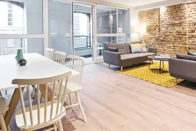 Image de Temple Bar Crown Square Deluxe 2 Bedroom Apartment - Emplacement de choix! ! - 7 personnes