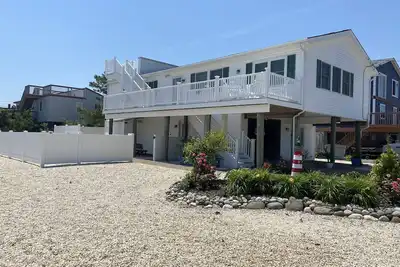 Image de Ship Bottom Lbi. . . Ranch récemment rénové surélevé