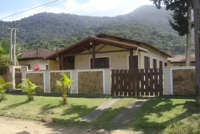 Image de Maison Spacieuse 4 Couches. Pour Jusqu'À 14 Personnes / 6 Espaces À 150m De La Plage De Maranduba