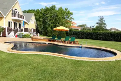 Image de Orient Point Vacation House Pool and Spa 1000 par nuit Mémorial du travail