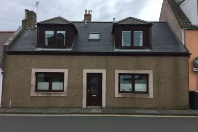 Image de Belle maison de vacances avec vue sur la mer dans le centre de toutes les commodités