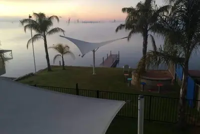 Image de La maison blanche sur le lac Mulwala