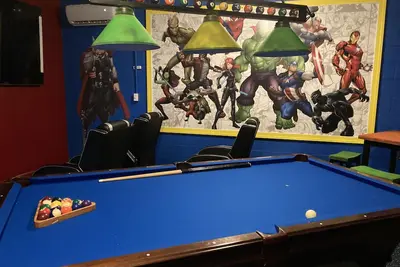 Image de Villa privée ensoleillée avec piscine récemment rénovée, 300 m² de théâtre au pavillon