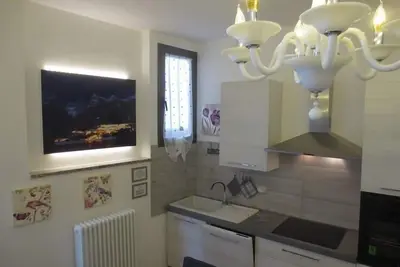 Image de Luxe Suite Molveno Centre - Design Mobilier Moderne Blanc