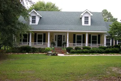 Image de Location Masters / Year Round à 8 km de Augusta Ntl-Sleeps10, Propre, Confortable