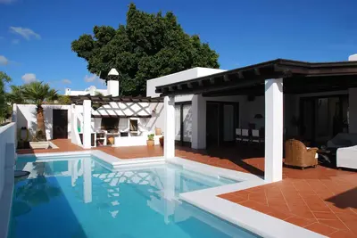 Los Helechos, Charmante villa, piscine à remous et grande terrasse couverte