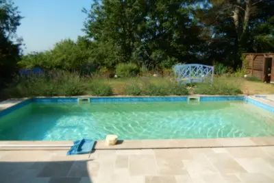 Image de Appartement confortable et élégant au bord de la piscine à Lorgues