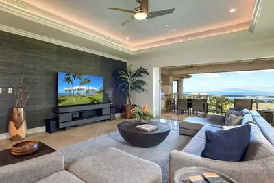 Image de Vues panoramiques sur l'océan! Situé au troisième niveau - Nouvel ajout à notre portefeuille