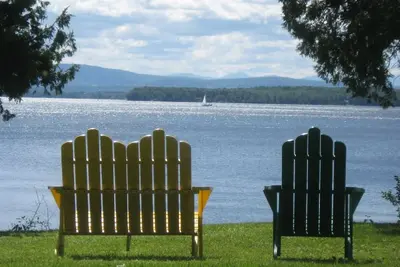 Image de Charmant Cottage semi-privé au bord du lac avec vue sur la montagne