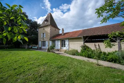 Image de pigeonnier au calme de  la campagne gersoise, piscine chauffée