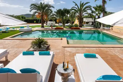 Image de Villa spectaculaire avec vue sur la mer, terrasse sur le toit avec chillout, barbecue, piscine privée