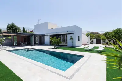 Image de Villa exclusive avec jardin et piscine