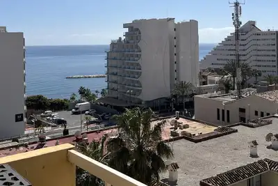 Image de Appartement à 50 mètres de la plage, vue sur mer, airco, piscine, parking
