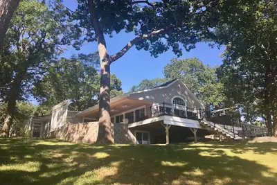 Image de Lac Exclusif avec plage, maison de plage, jetées, trampoline + villa soeur
