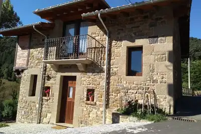 Image de Casa Ubriezo, piscine, 4 chambres doubles, accès wifi, barbecue et jardin