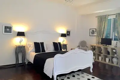 Image de Appartement de luxe Funchal - emplacement central à proximité des restaurants et toutes les commodités
