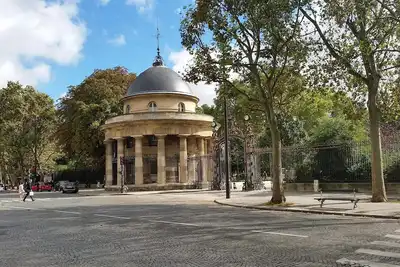 Image de Next To The Parc Monceau, 1055 sqf, Haussmannian Apartment, Full View, Air-Con